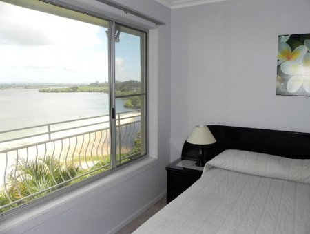 Leisure-lee Holiday Apartments - Mackay Tourism 1
