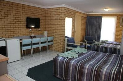 Tallarook Motor Inn - Mackay Tourism 4