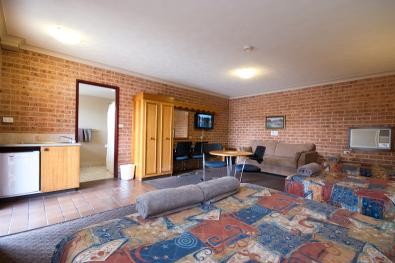 Blue Gum Motor Inn - Mackay Tourism 1