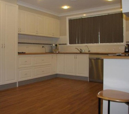 Snowy Mountains Motel - Mackay Tourism 2