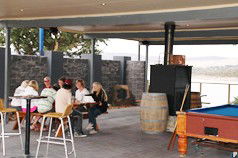 Lake Jindabyne Hotel Motel - Mackay Tourism 1