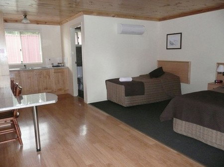 Black Gold Country Cabins - Mackay Tourism 3