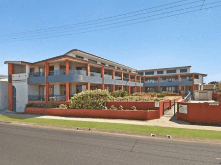 Lennox Point Holiday Apartments - Mackay Tourism 0