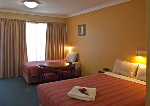 Port Aloha Motel - Mackay Tourism 3