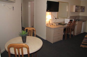 Golf Links Motel - Mackay Tourism 3