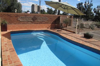 Golf Links Motel - Mackay Tourism 6