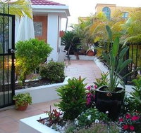 Shaz Maisons Beachside Holiday Apartments - Mackay Tourism