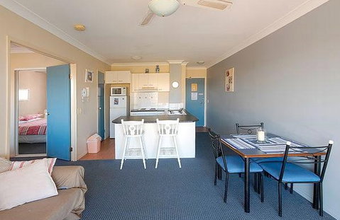 Shaz Maisons Beachside Holiday Apartments - Mackay Tourism 1