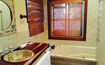 Bamboo Cottage - Mackay Tourism 1
