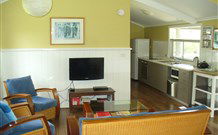 Pebble Bay Cottage - Mackay Tourism 5