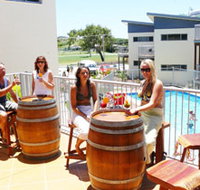 Emu's Beach Resort - Mackay Tourism