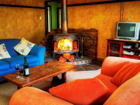 M.J Yurts Ballandean - Mackay Tourism 1