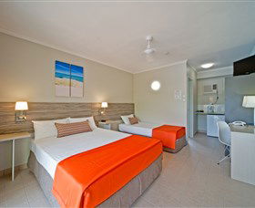 Club Croc Hotel Airlie Beach - Mackay Tourism 1