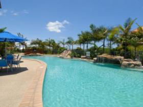 Endless Summer Resort Coolum Beach - Mackay Tourism 3