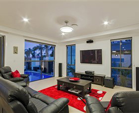 Pasadena Point At Vogue Holiday Homes - Mackay Tourism 3