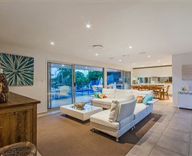 Malibu Shores At Vogue Holiday Homes - Mackay Tourism 1