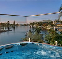 Sanctuary on Water Elite Holiday Home - Mackay Tourism