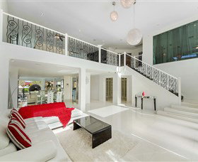 Riviera Waters At Vogue Holiday Homes - Mackay Tourism 1