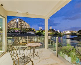 Riviera Waters At Vogue Holiday Homes - Mackay Tourism 2