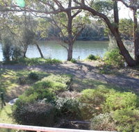 Castaway Holiday Units - Mackay Tourism