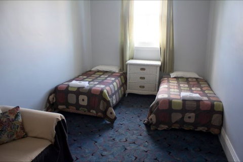 Courthouse Hotel Boorowa - Mackay Tourism 5