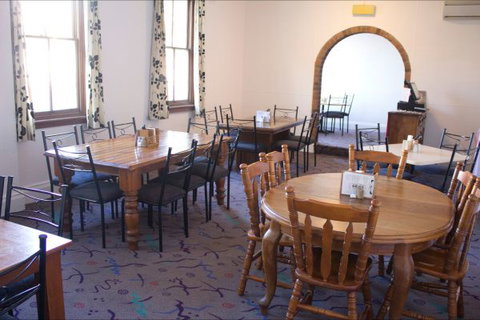 Courthouse Hotel Boorowa - Mackay Tourism 8