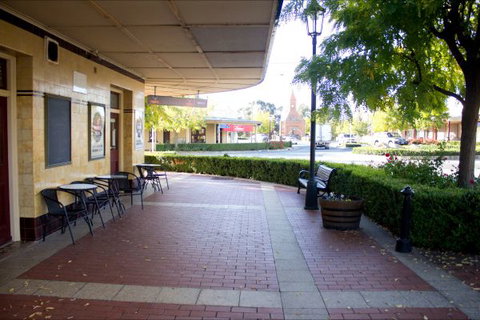 Courthouse Hotel Boorowa - Mackay Tourism 10