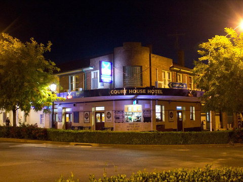 Courthouse Hotel Boorowa - Mackay Tourism 0