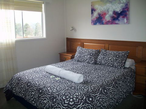 Top Of The Lake Holiday Units - Mackay Tourism 4