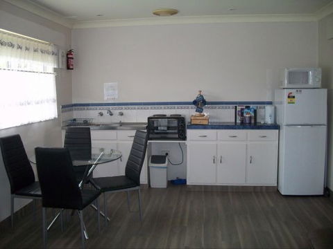 Top Of The Lake Holiday Units - Mackay Tourism 5