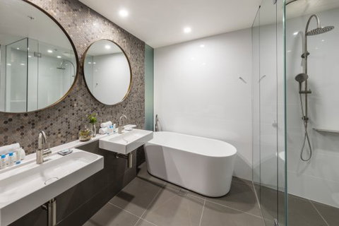 Vibe Hotel Canberra - Mackay Tourism 3