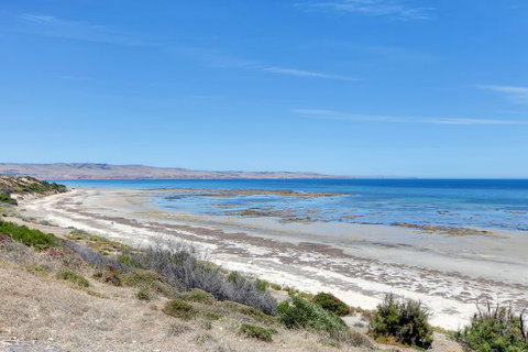 Century 21 SouthCoast: Glayva's 11 - Mackay Tourism 0