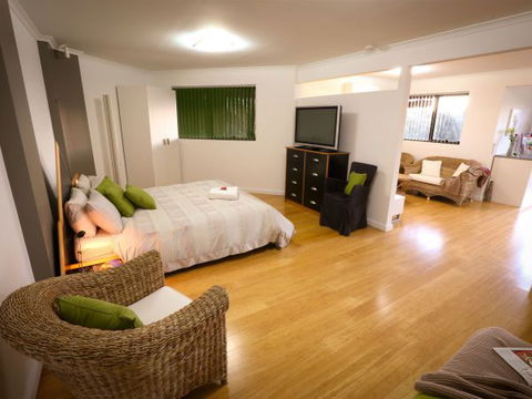 Bed And Breakfast @21 - Mackay Tourism 2