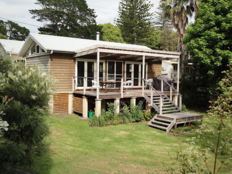 Flowers Cottage - Mackay Tourism 0