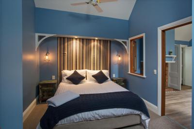 Oak Tree Lodge - Mackay Tourism 0