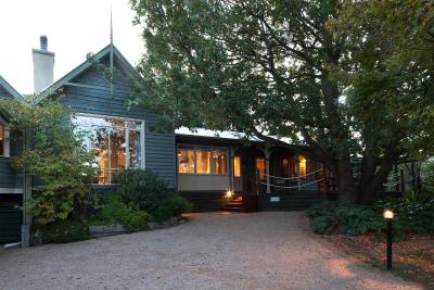 Oak Tree Lodge - Mackay Tourism 7