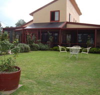 Nightingale Wines Luxury Villas - Mackay Tourism