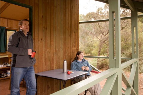 Alligator Lodge - Mount Remarkable National Park - Mackay Tourism 2