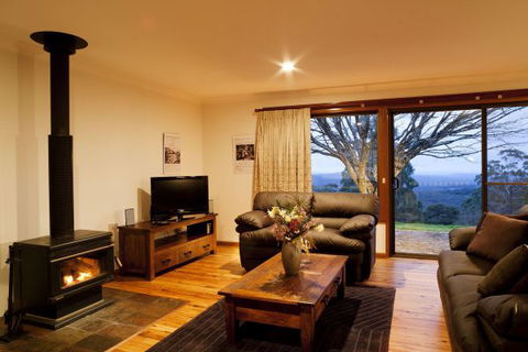The Jungle Lodge, Blue Mountains Botanic Gardens - Mackay Tourism 0