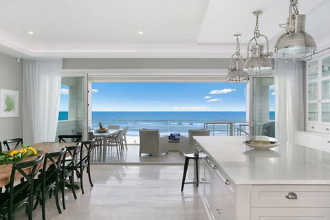Oceans 74 - An Elite Holiday Home - Mackay Tourism 9