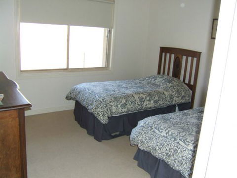 Overflow Cottages - Mackay Tourism 4