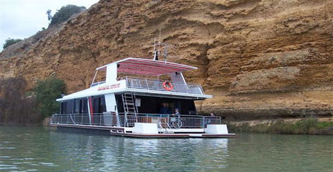 Takeme2 Houseboat - Mackay Tourism 1