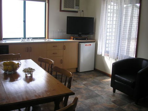 Moonta Bay Accommodation - Mackay Tourism 1