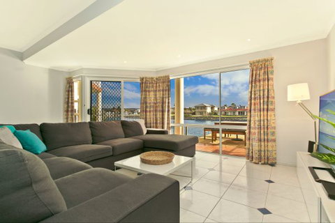 SALT Waterfront Apartment - Mackay Tourism 0