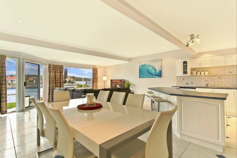 SALT Waterfront Apartment - Mackay Tourism 1