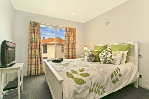 SALT Waterfront Apartment - Mackay Tourism 6