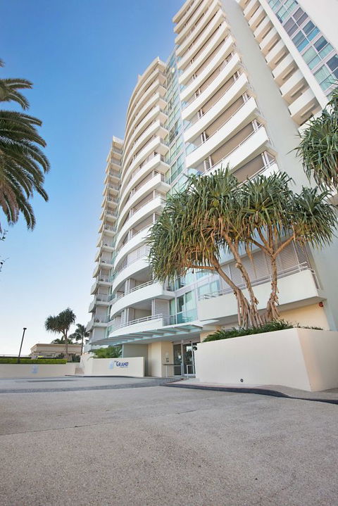 The Grand Apartments - Mackay Tourism 0