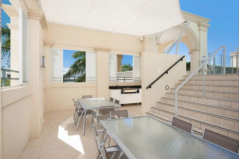 The Grand Apartments - Mackay Tourism 7