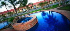 Best Western Pines Country Club Motor Inn - Mackay Tourism 1