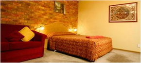 Best Western Pines Country Club Motor Inn - Mackay Tourism 4